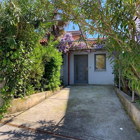 Sea Breeze Studio Hotel Pula Exterior photo